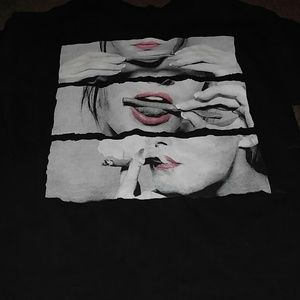 Black graphic tee, blunt/women